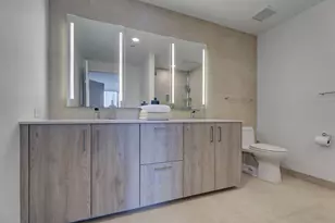 211 N Harbor Dr, Chicago, IL 60601 - Photo 12