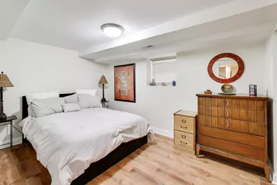 2036 W Farragut Avenue, Chicago, IL 60625 - Photo 26