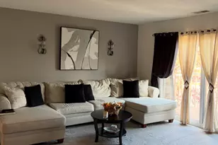 614 Tralee Ct, Schaumburg, IL 60193 - Photo 2