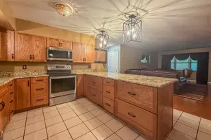 3750 E Lake Shore Dr, Decatur, IL 62521 - Photo 10