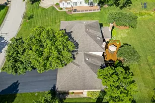 11516 Burr Oak Ln, Burr Ridge, IL 60527 - Photo 46