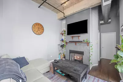 [Address not provided], Chicago, IL 60654 - Photo 4