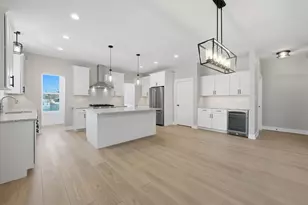 270 Aspen Dr, Beecher, IL 60401 - Photo 2