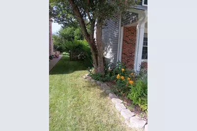 1024 Confederation Drive, Bartlett, IL 60103 - Photo 2