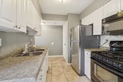 [Address not provided], Streamwood, IL 60107 - Photo 6