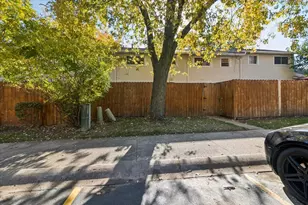 2074 Essex Ct, Streamwood, IL 60107 - Photo 22