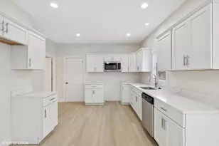 81 W 15th St, Chicago Heights, IL 60411 - Photo 4