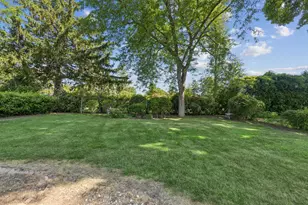 1016 W Brittany Dr, Arlington Heights, IL 60004 - Photo 24