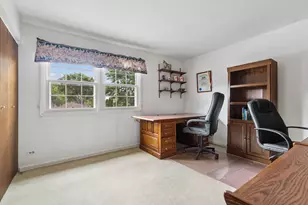 1016 W Brittany Dr, Arlington Heights, IL 60004 - Photo 18