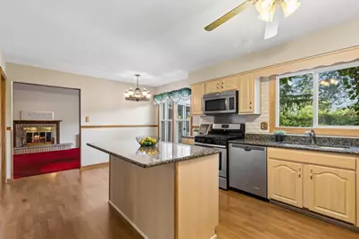 1016 W Brittany Drive, Arlington Heights, IL 60004 - Photo 6