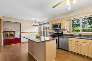 1016 W Brittany Dr, Arlington Heights, IL 60004 - Photo 6