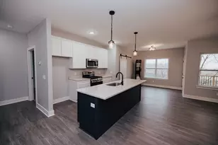 404 Anjali Court, Sycamore, IL 60178 - Photo 4