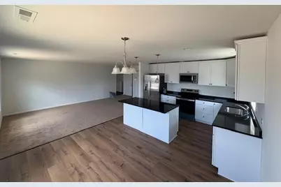 1015 Market Street, Dekalb, IL 60115 - Photo 6