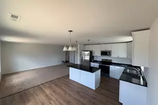 1015 Market St, Dekalb, IL 60115 - Photo 6