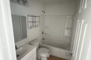 1015 Market St, Dekalb, IL 60115 - Photo 4