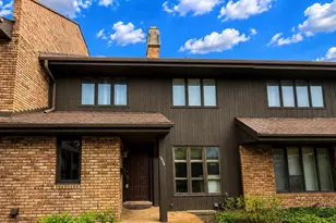 1864 Mission Hills Ln, Northbrook, IL 60062 - Photo 1