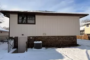 14951 Kilbourne Ave, Midlothian, IL 60445 - Photo 2