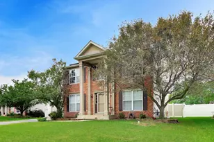 871 Tiffany Farms Rd, Antioch, IL 60002 - Photo 2