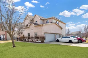 26800 Basswood Cir, Plainfield, IL 60585 - Photo 2