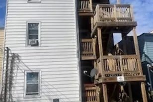 4837 N Sawyer Ave, Chicago, IL 60625 - Photo 2