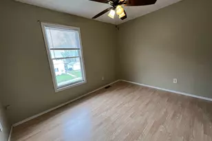 919 N Lee St, Bloomington, IL 61701 - Photo 22