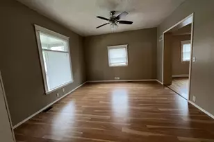 919 N Lee St, Bloomington, IL 61701 - Photo 4