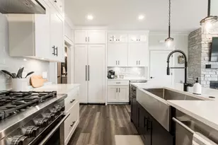 28 Kloe Ln, Sycamore, IL 60178 - Photo 12