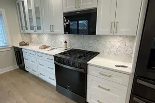 916 Surrey Dr, Schaumburg, IL 60193 - Photo 32