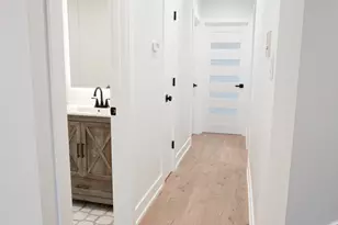 916 Surrey Dr, Schaumburg, IL 60193 - Photo 24