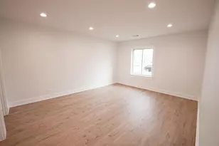 916 Surrey Dr, Schaumburg, IL 60193 - Photo 8