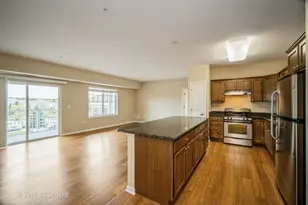 2220 Founders Dr, Northbrook, IL 60062 - Photo 2