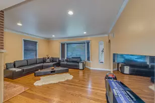 17W517 Manor Ln, Villa Park, IL 60181 - Photo 8