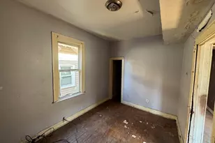 8412 S Exchange Ave, Chicago, IL 60617 - Photo 18