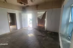 809 W Columbia St, Danville, IL 61832 - Photo 10