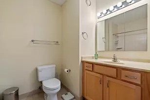 222 N Columbus Dr, Chicago, IL 60601 - Photo 8