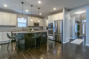 367 Bloomfield Cir E, Oswego, IL 60543 - Photo 4