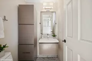 1881 N Poe St, Chicago, IL 60614 - Photo 12