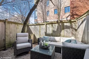 1881 N Poe St, Chicago, IL 60614 - Photo 24