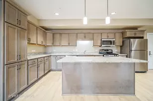 2150 Founders Dr, Northbrook, IL 60062 - Photo 6