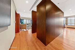 800 N Michigan Ave, Chicago, IL 60611 - Photo 4