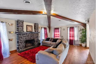 818 E New York Street, Aurora, IL 60505 - Photo 16