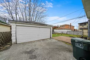 1138 E 151st St, Dolton, IL 60419 - Photo 10