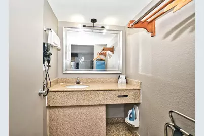 9424 Waukegan Road, Morton Grove, IL 60053 - Photo 10