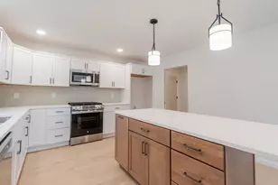 2 Bucktown Ct, Bloomington, IL 61705 - Photo 10