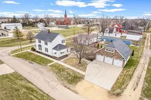 2513 Woods St, West Brooklyn, IL 61378 - Photo 2