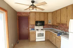 801 Heritage Dr, Mackinaw, IL 61755 - Photo 6