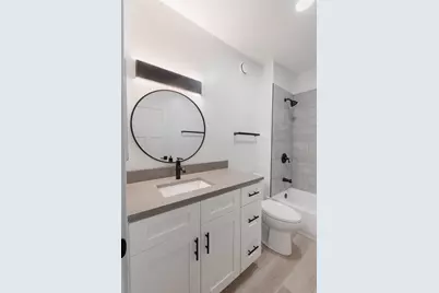 643 N Lawndale Avenue, Chicago, IL 60624 - Photo 18