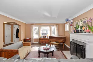 7940 S Crandon Ave, Chicago, IL 60617 - Photo 6