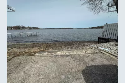 10 S Maple Avenue, Fox Lake, IL 60020 - Photo 4