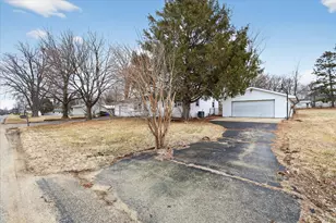 219 River Rd, Rochelle, IL 61068 - Photo 6